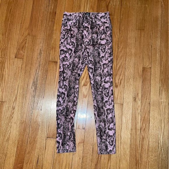 UO Urban Outfitters BDG Twig High-Rise Snake Print Jean - Picture 3 of 6